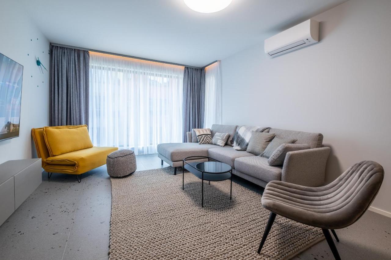 Emirates Lux Apartment And Parking Sofia Extérieur photo