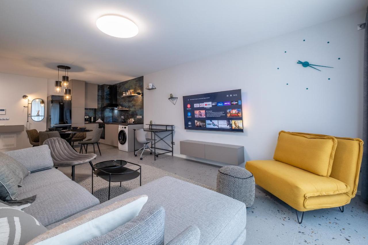Emirates Lux Apartment And Parking Sofia Extérieur photo