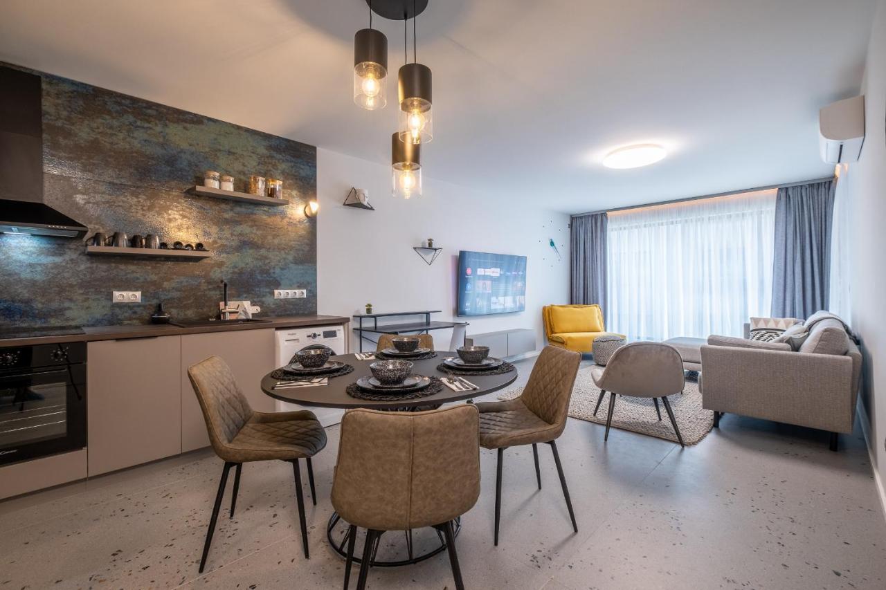 Emirates Lux Apartment And Parking Sofia Extérieur photo