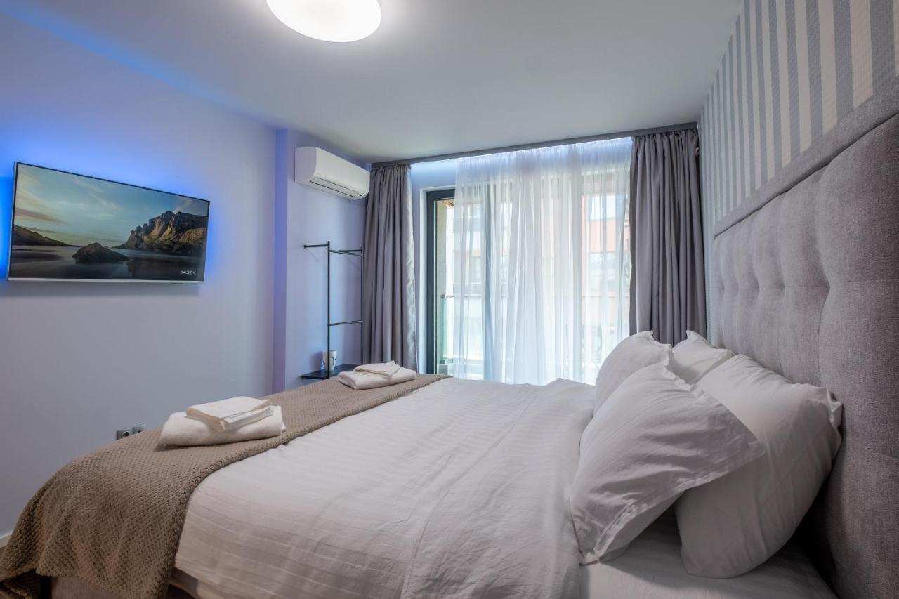 Emirates Lux Apartment And Parking Sofia Extérieur photo